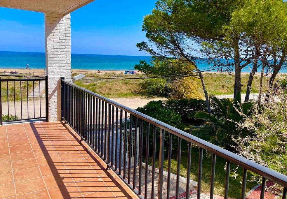 Apartamento En Primera Linea De Playa دينايا المظهر الخارجي الصورة